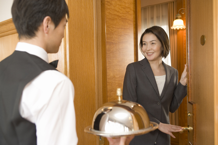 リーガロイヤルホテル東京 リーガロイヤルホテル東京　直営レストラン4店舗（フェリオ・皇家龍鳳・たん熊北店・ラウンジ）対象の正社員 レストラン 管理職の求人情報イメージ3