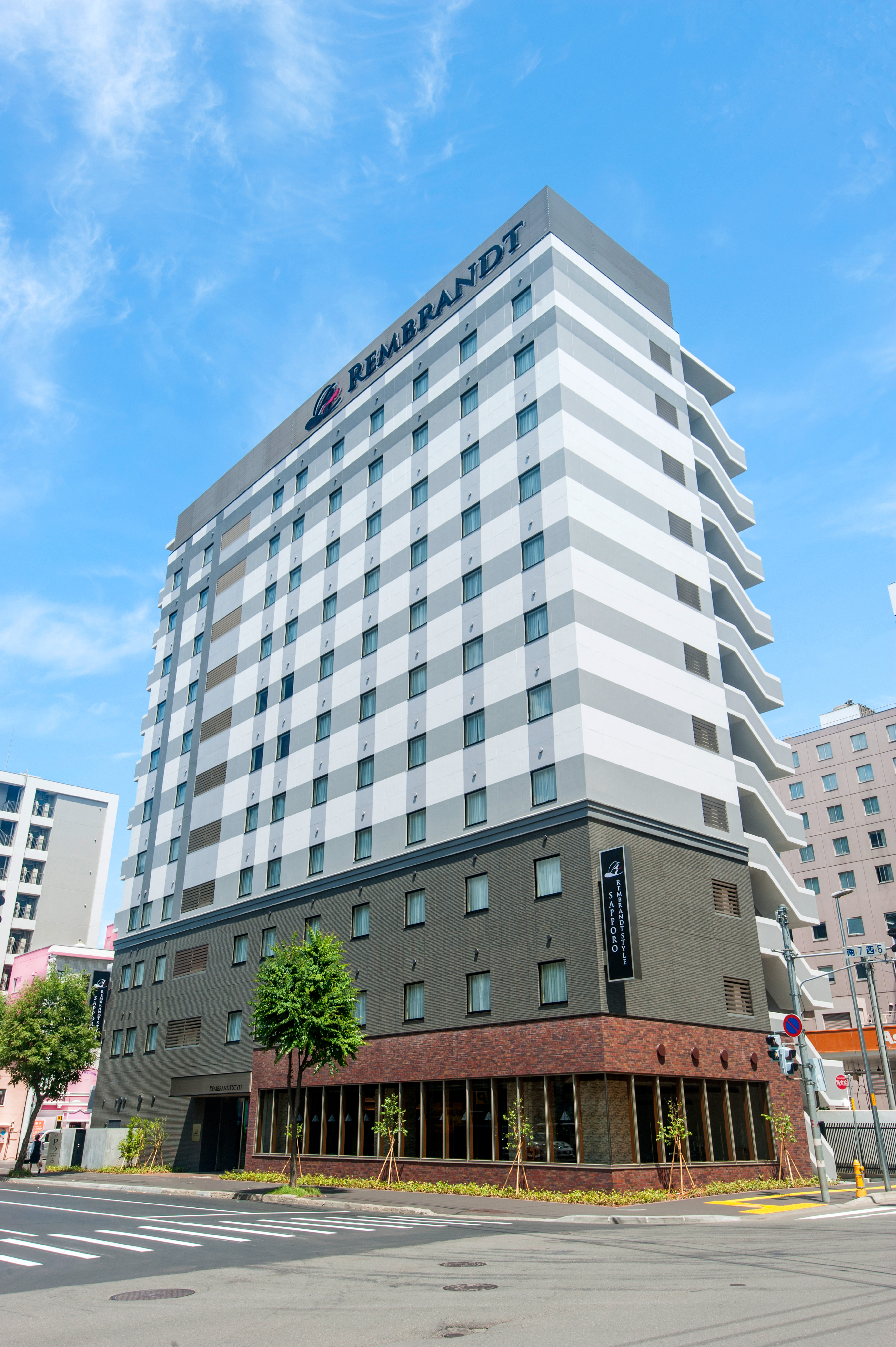 レンブランドスタイル札幌の正社員 管理部門 支配人の求人情報イメージ1