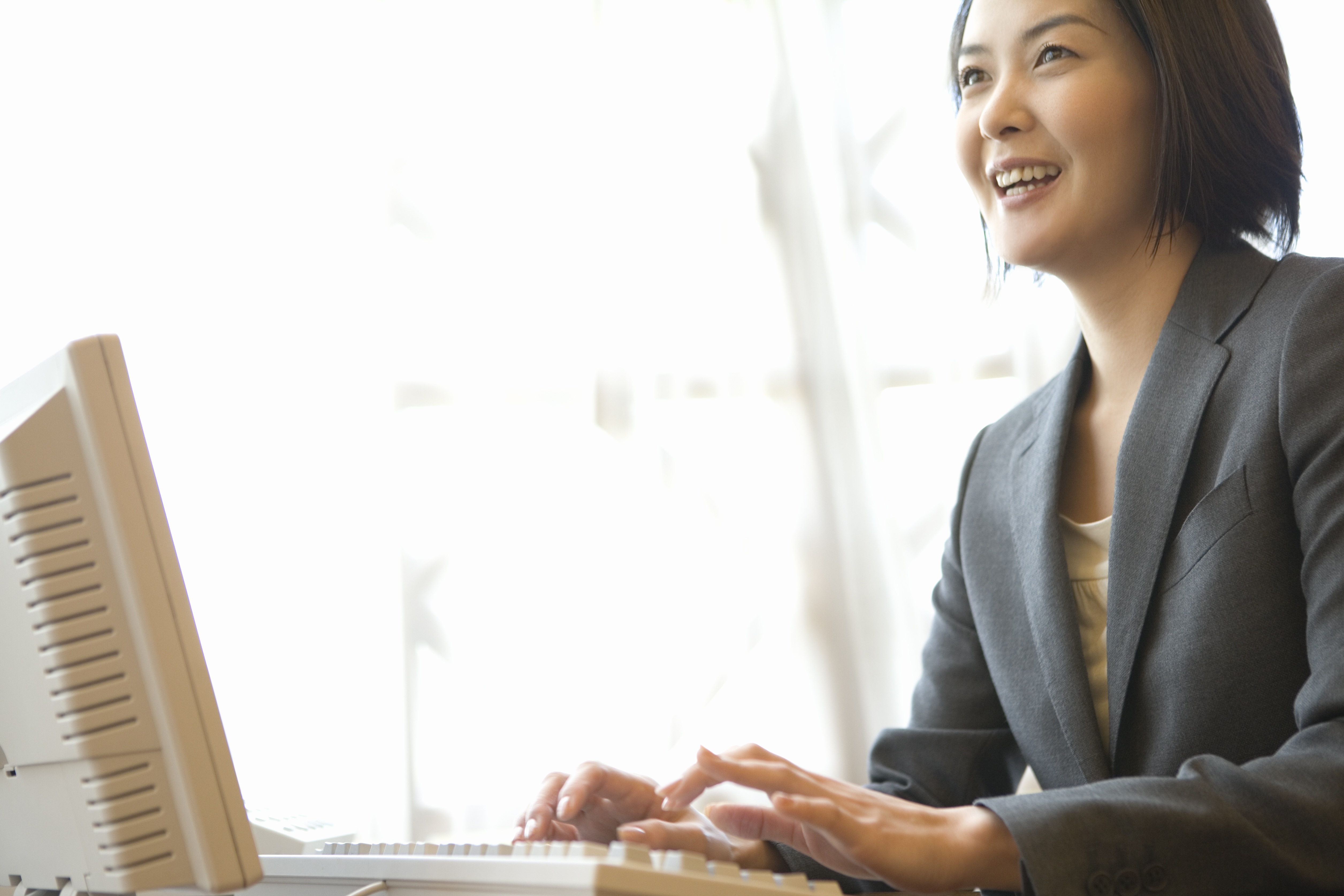 住友不動産ヴィラフォンテーヌ株式会社の契約社員 営業部門 事務求人イメージ